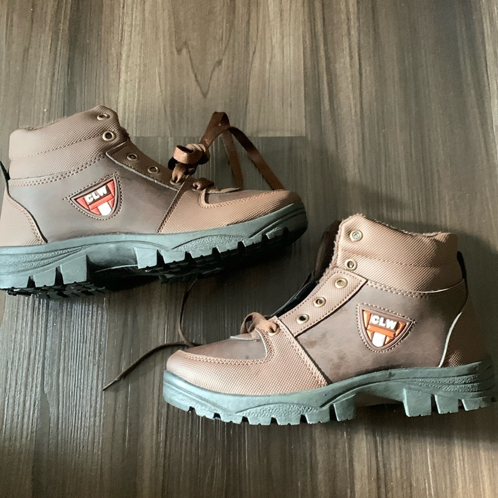 Claw boots